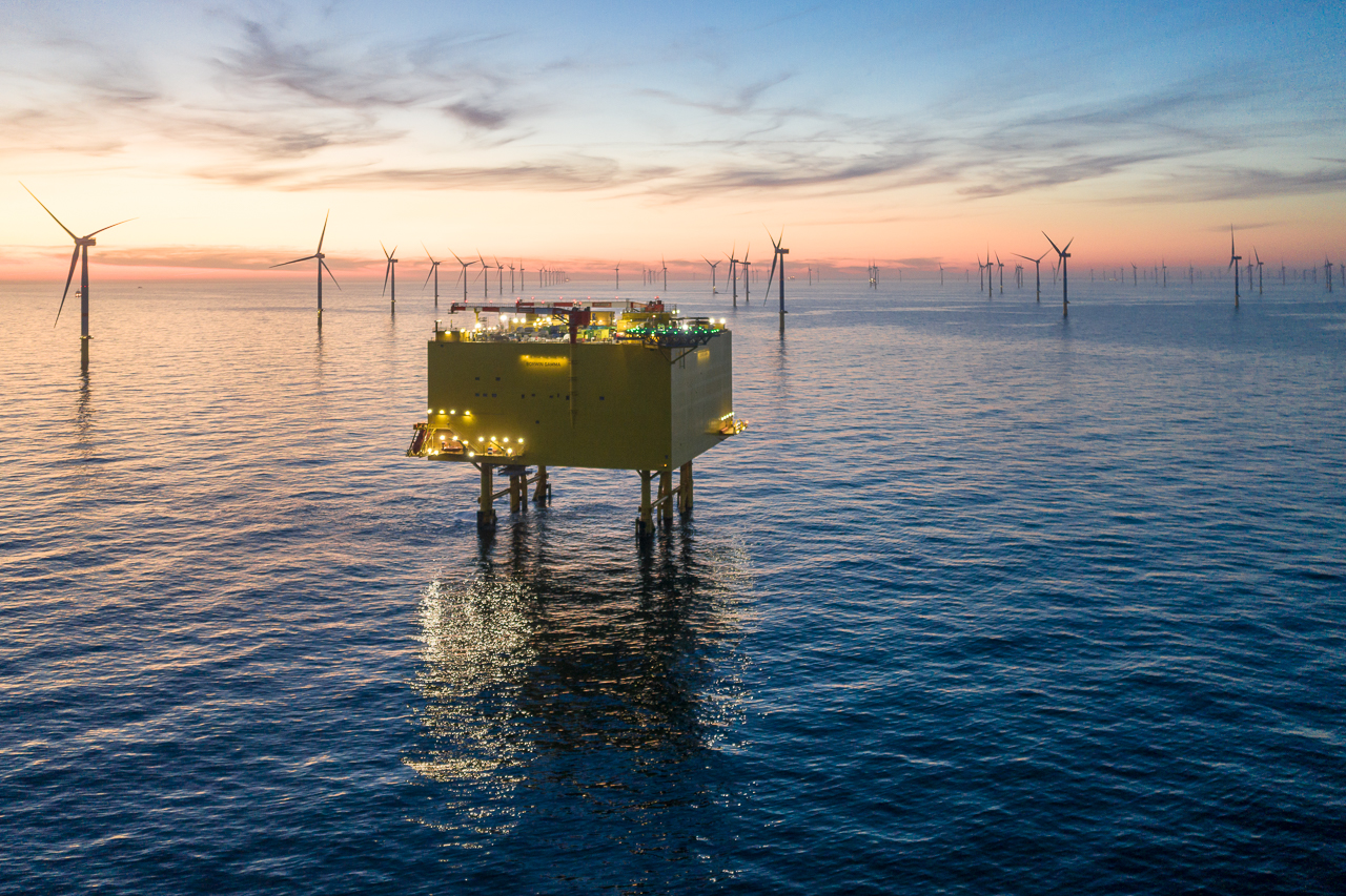 With PFISTERER cable accessories, the BorWin4 and DolWin4 platforms ensure efficient transmission of offshore wind energy to the mainland. (Source: Siemens Energy)