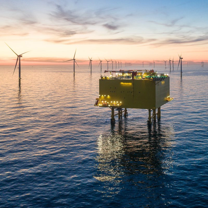 As a pioneer in the field of renewable energy generation, PFISTERER has decades of experience and offers the right connection technology for wind turbines, offshore platforms, battery storage facilities and solar power plants. (Photo: TENNET)