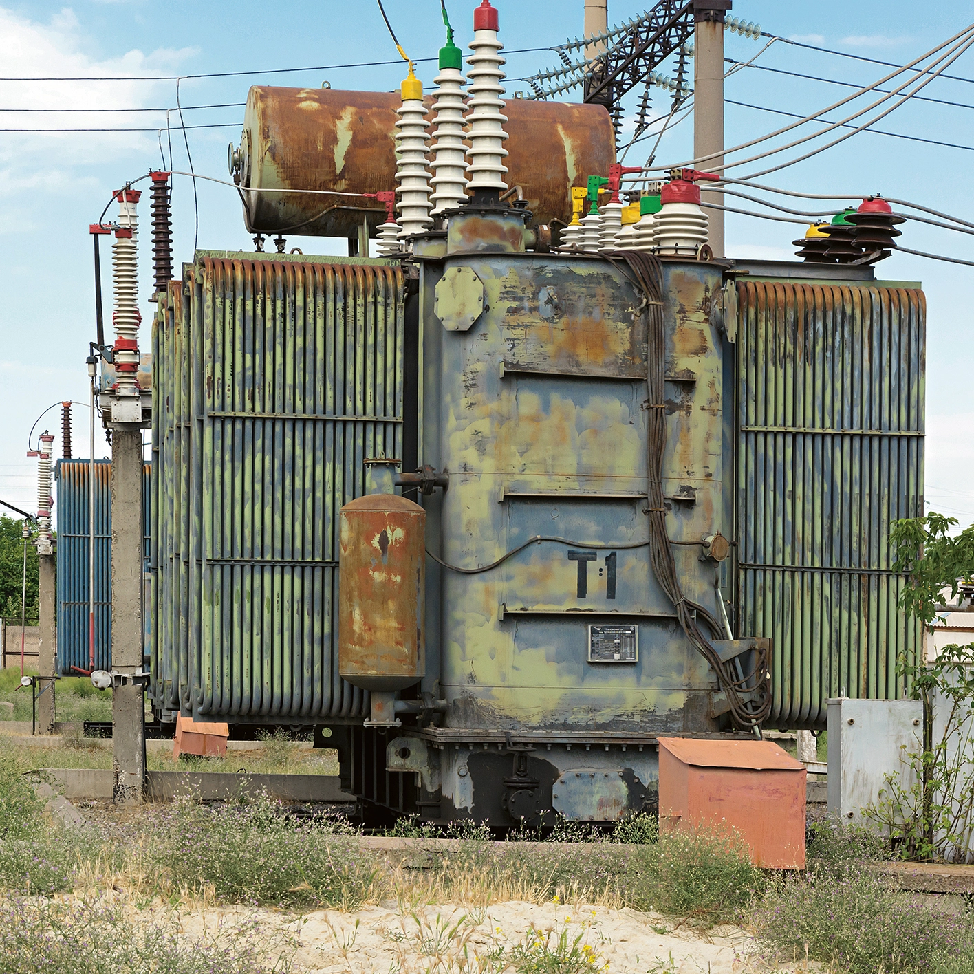 Eine wachsende Bedrohung für die Energieversorgung der USA sind überalterte Leistungstransformatoren. Der Versicherer HSB rechnet bis 2020 mit kontinuierlich steigenden Ausfällen und dem Wegfall einer Leistung von bis zu 40.000 MVA jährlich.